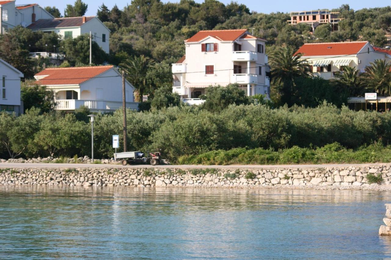 Apartments And Rooms By The Sea Jakisnica, Pag - 4160 Лун Екстериор снимка
