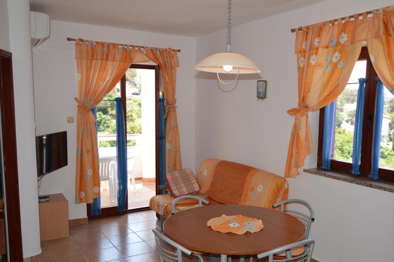 Apartments And Rooms By The Sea Jakisnica, Pag - 4160 Лун Екстериор снимка