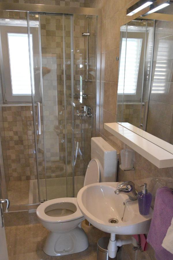 Apartments And Rooms By The Sea Jakisnica, Pag - 4160 Лун Екстериор снимка