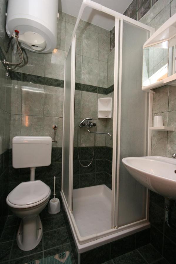 Apartments And Rooms By The Sea Jakisnica, Pag - 4160 Лун Екстериор снимка