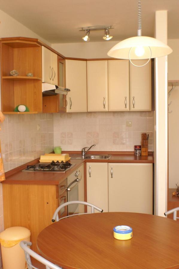 Apartments And Rooms By The Sea Jakisnica, Pag - 4160 Лун Екстериор снимка
