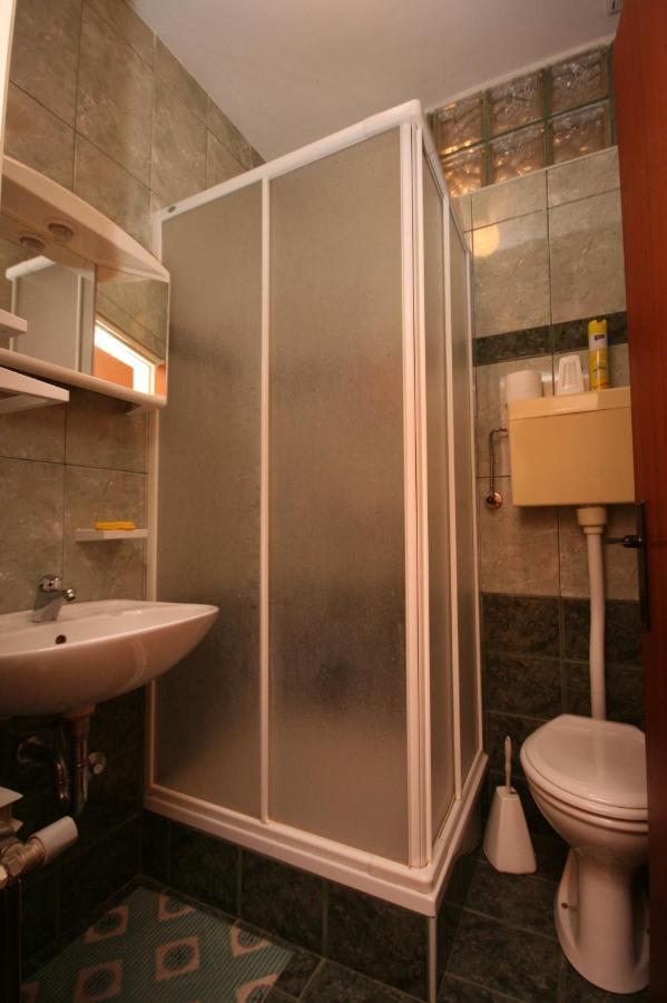 Apartments And Rooms By The Sea Jakisnica, Pag - 4160 Лун Екстериор снимка