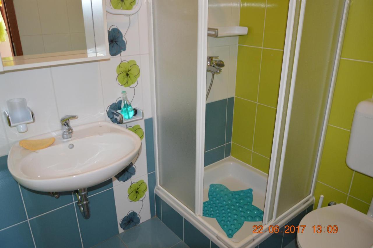 Apartments And Rooms By The Sea Jakisnica, Pag - 4160 Лун Екстериор снимка