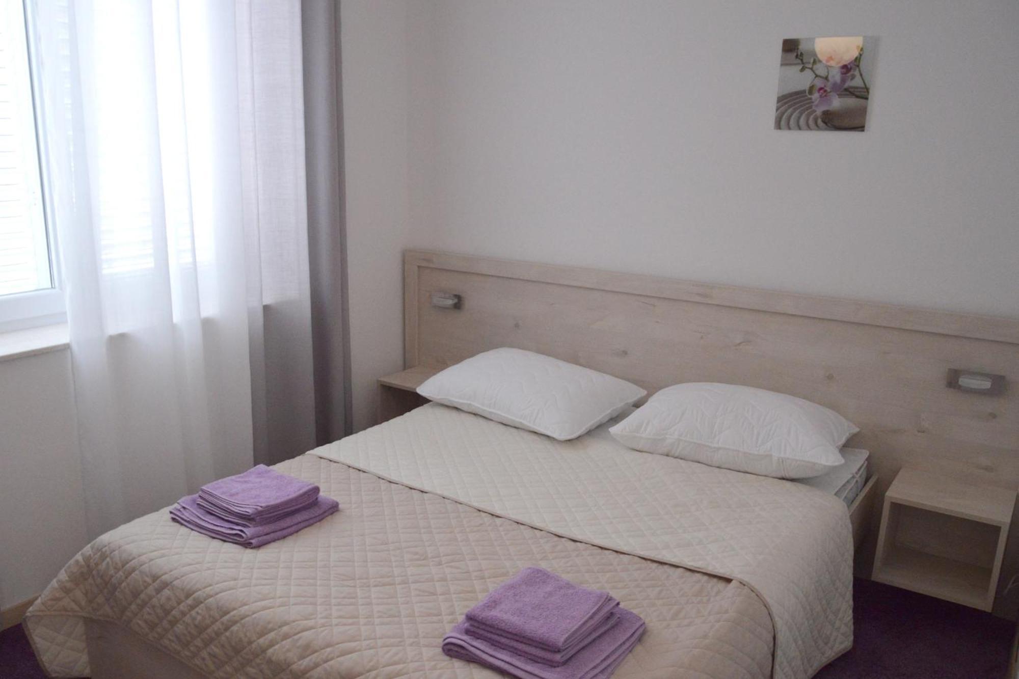 Apartments And Rooms By The Sea Jakisnica, Pag - 4160 Лун Екстериор снимка