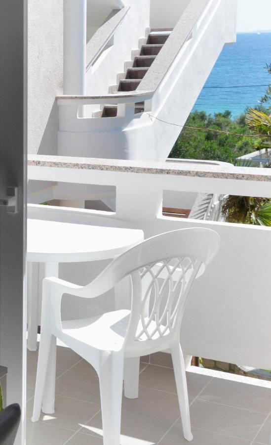 Apartments And Rooms By The Sea Jakisnica, Pag - 4160 Лун Екстериор снимка