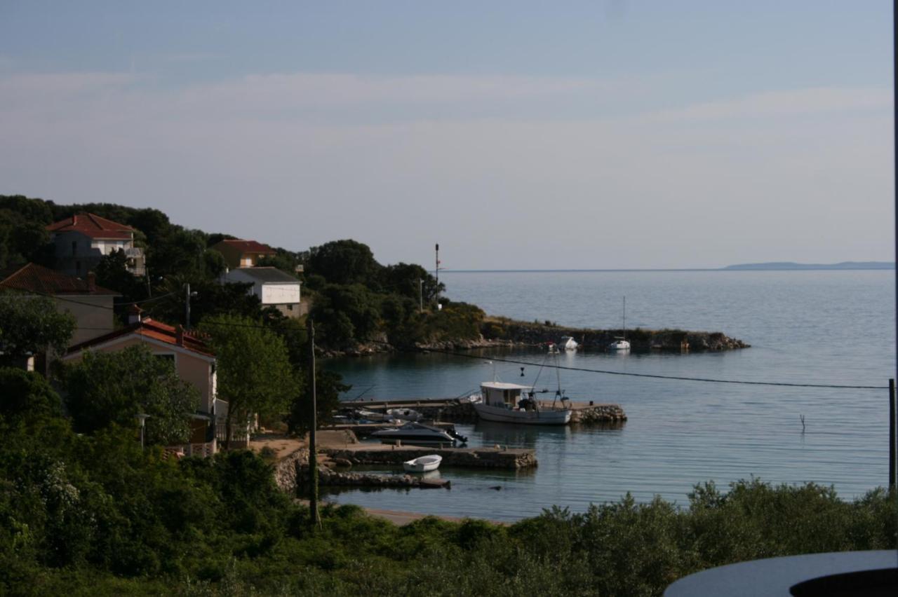 Apartments And Rooms By The Sea Jakisnica, Pag - 4160 Лун Екстериор снимка