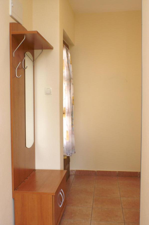 Apartments And Rooms By The Sea Jakisnica, Pag - 4160 Лун Екстериор снимка