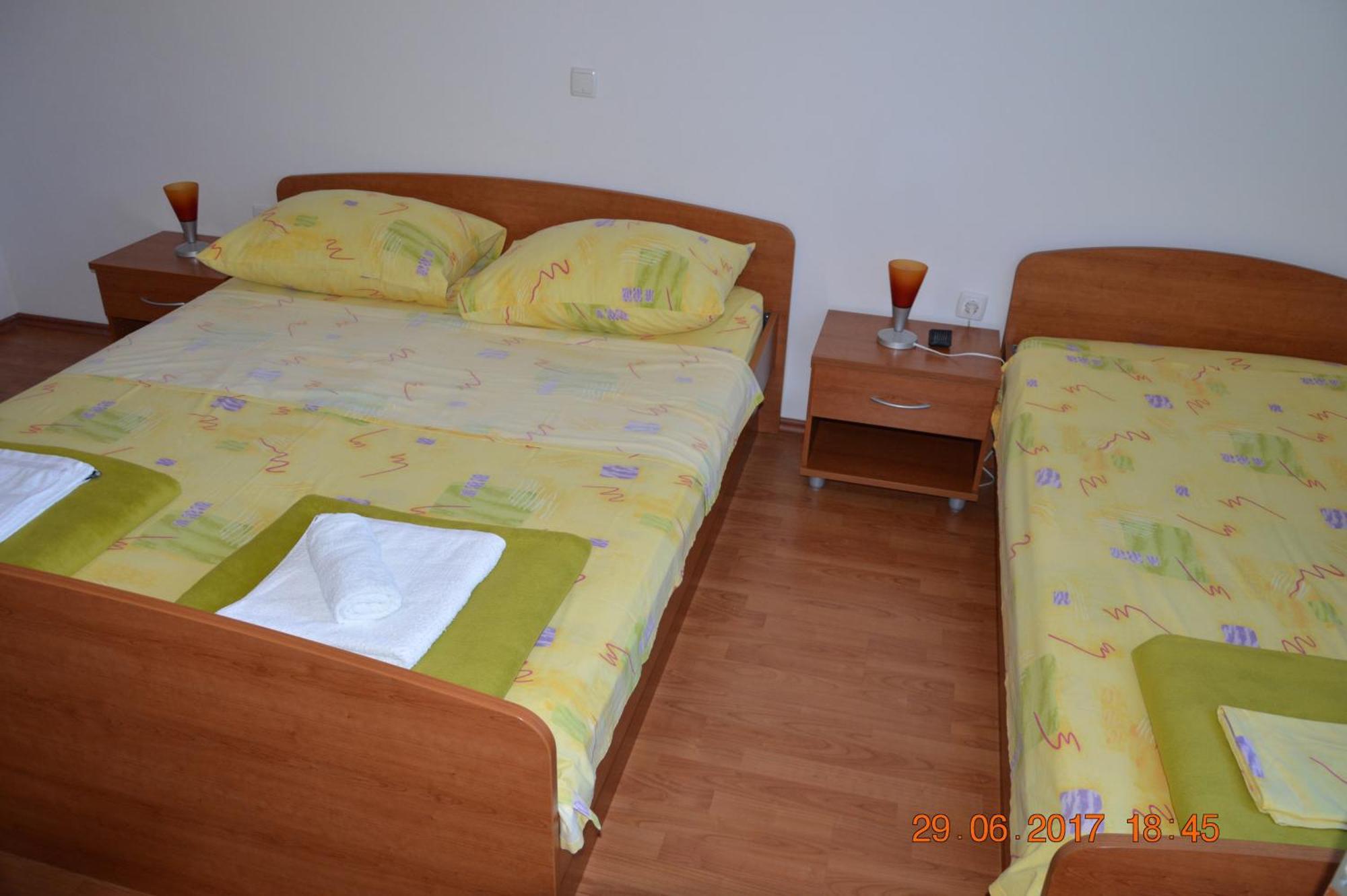 Apartments And Rooms By The Sea Jakisnica, Pag - 4160 Лун Стая снимка